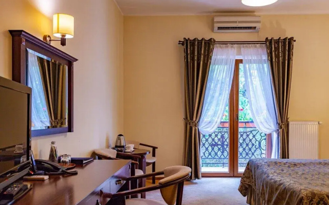 Hotel Robert's Port