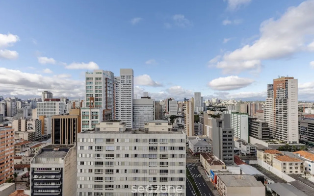 Comfortable and Complete Stay in Downtown Curitiba - ECL