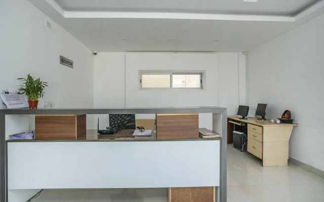 Hotel Cosmopolitan By OYO Rooms