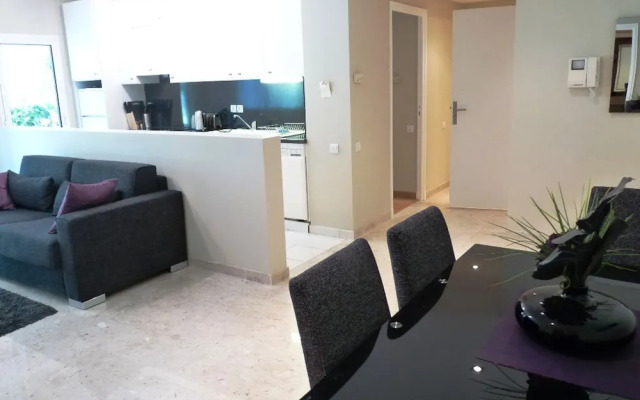 Apartment 1 bedroom in residence Golden Gate Cannes - France