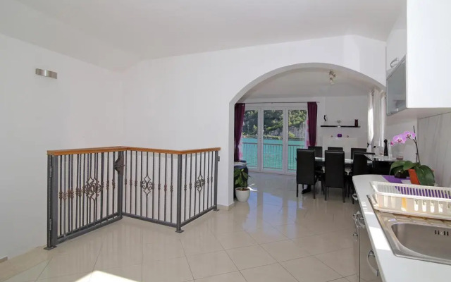 Apartment River Rose