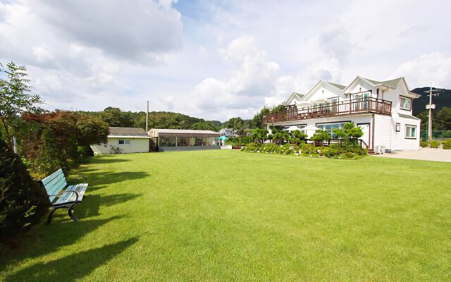 Ganghwa Golden Sunset Pension