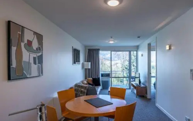 Central Luxury Apartment 205