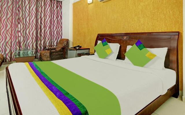 OYO 1496 Hotel Sky 5
