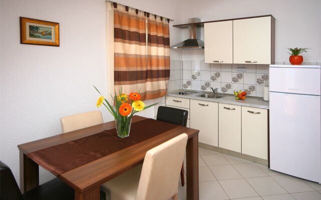 Kaja - right next to the beach