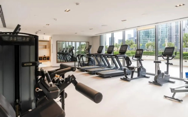 Exclusive 2BR Downtown Apt w Burj Khalifa Views