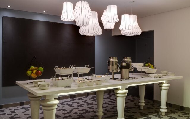 Protea Hotel by Marriott Cape Town Sea Point