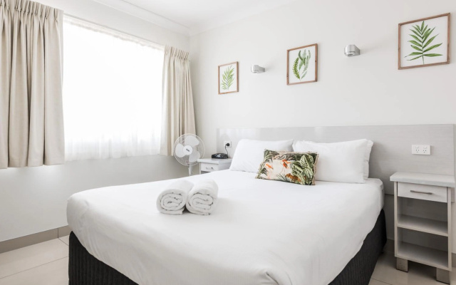 Hibiscus Motel – Guest Rooms – Byron Bay