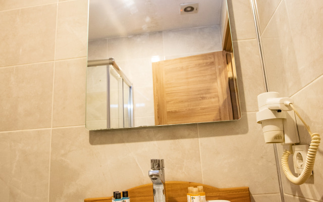 La Pazza Suites Hotel