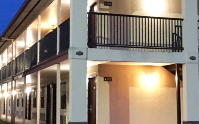 Budget Inn And Suites