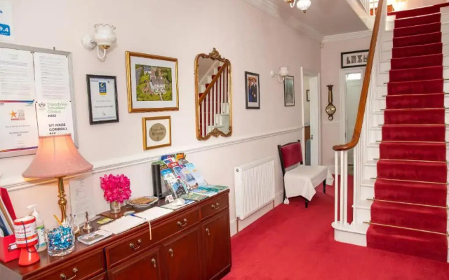 Ivy House Cornwall B&B