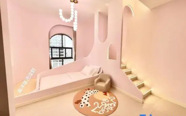 Yicheng High-altitude River View Homestay (Chongqing Hongyadong Chaotianmen Square)