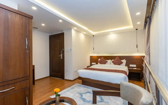 Apex Business Hotel