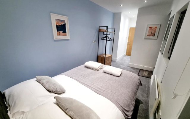 Superb 2 beds 2 baths New Apartment w/ Garden+Patio