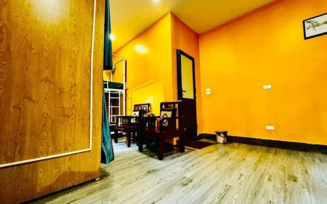 Autumn Hanoi House Bat Su