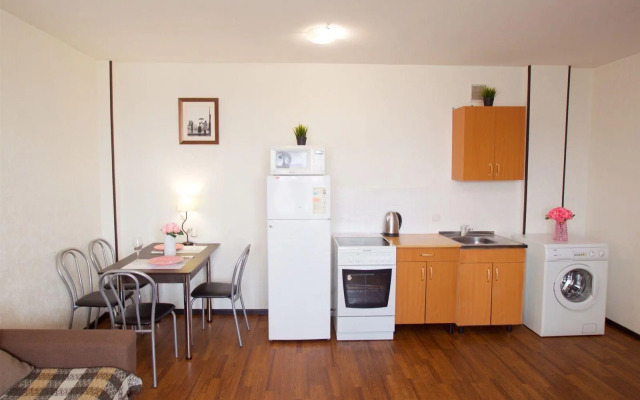 Апартаменты на улице Авиаторов 38