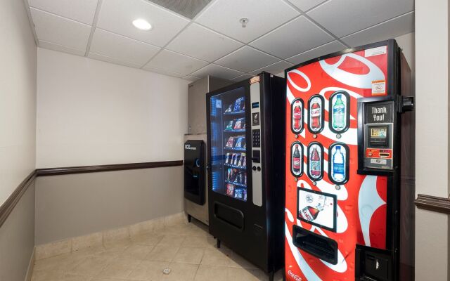 Red Roof Inn & Suites Biloxi - Ocean Springs