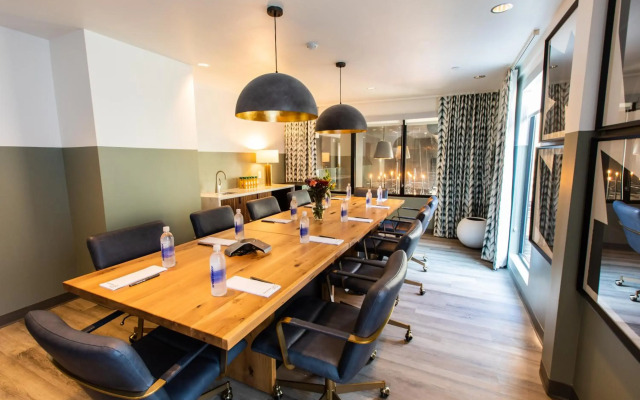 voco The Darwin Atlanta Midtown by IHG
