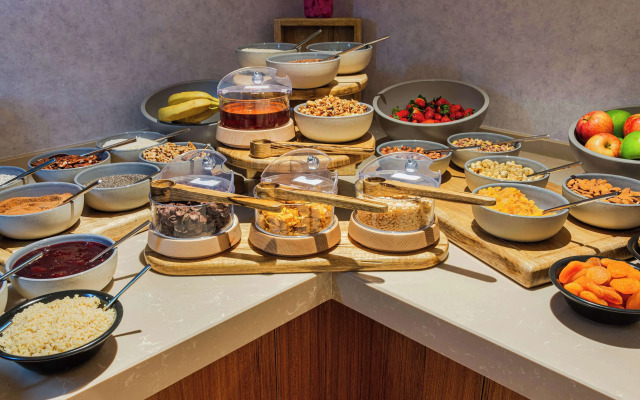 Doubletree By Hilton Amman Hotel & Residences