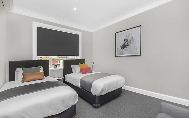 Horse & Jockey Hotel