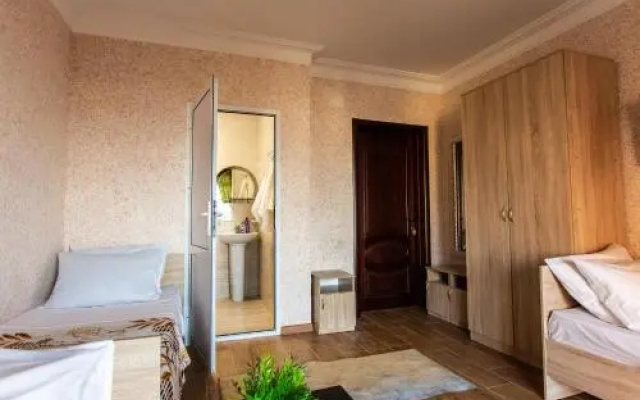 Hotel on Zorge 28
