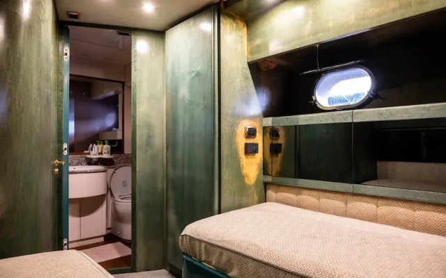 Yacht San Lorenzo 22