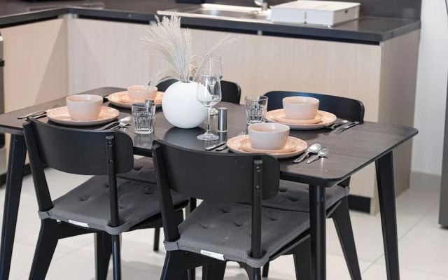 Burj Crown Lux Apartment by Dubai Mall