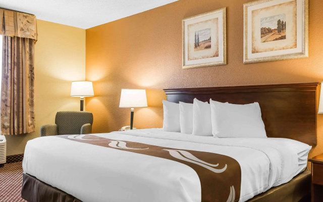 Quality Inn & Suites Bloomington University Area