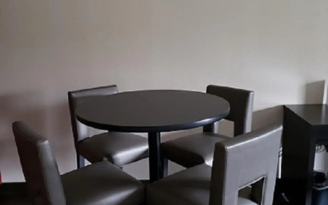 Club - Hotel Nashville Inn & Suites