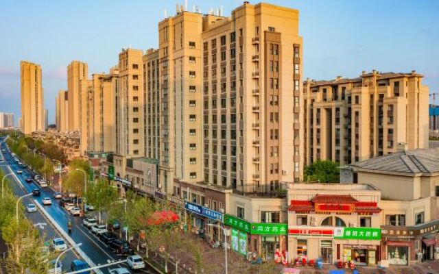 Yishuwan Hotel (Hi-tech Zone Shimao 52+ Shopping Center)