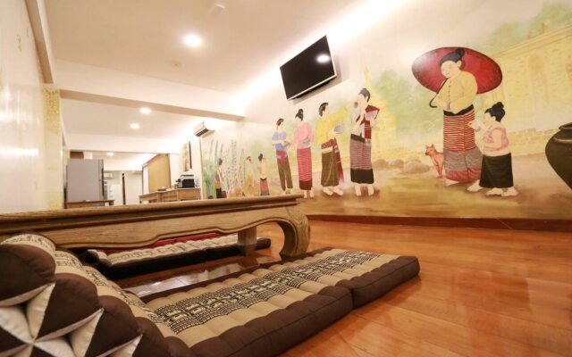Mariya Lady Hostel At Suvarnabhumi Airport - Female Only