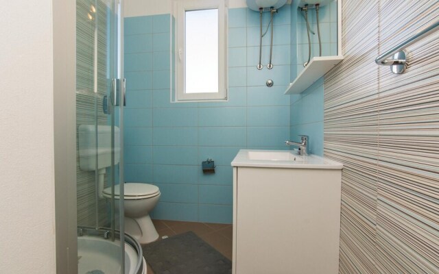 Amazing Apartment in Pakostane With 4 Bedrooms and Wifi
