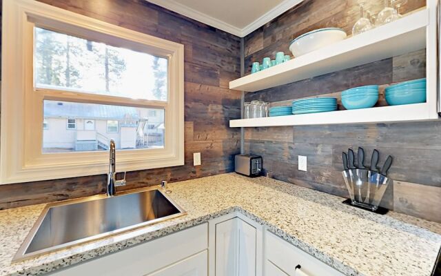 4093 Manzanita Ave Cabin Unit 1