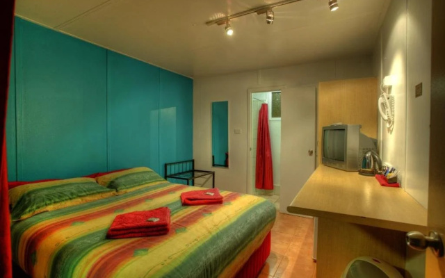 Halls Creek Motel
