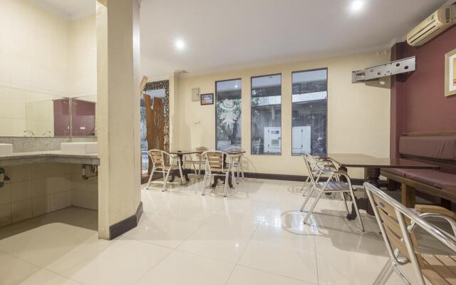 OYO 824 Makassar Guest House
