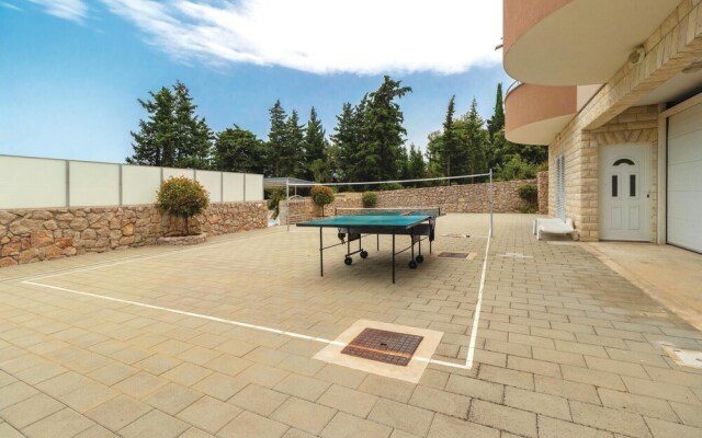 Amazing Home in Zdrelac With Wifi and 6 Bedrooms