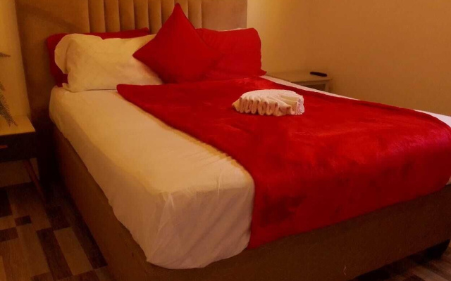 Neo & ruks Lodge Goowood