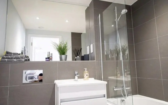 Studio flat with free Parking