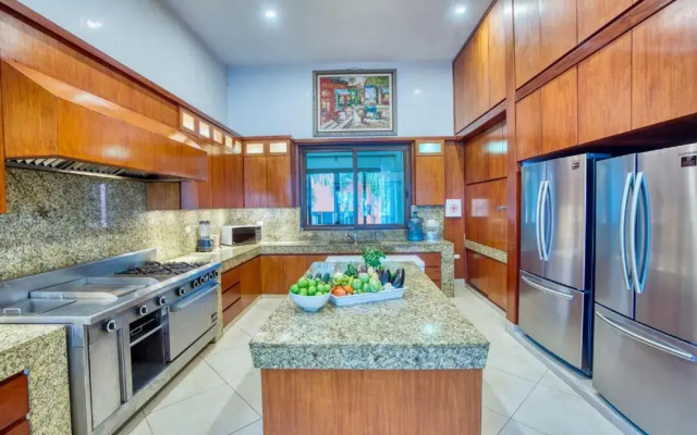 Mansion Villa in Soliman Bay for 34 guests!