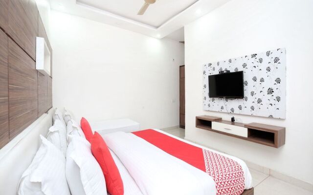 OYO 14790 Hotel Destiny Inn