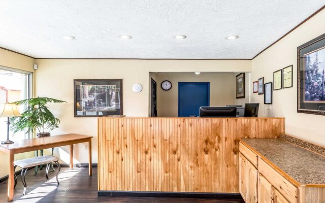 Economy Inn and Suites