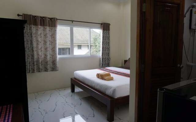 Reun Pon Aek Hotel