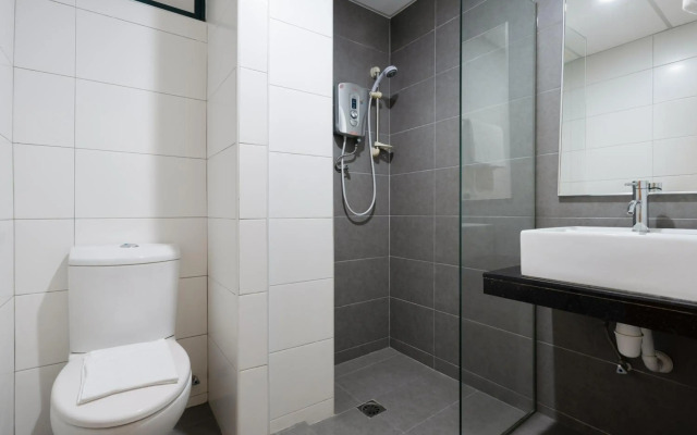 Golden View Serviced Apartment