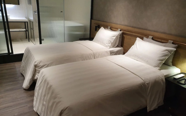 City Suites Taoyuan Station