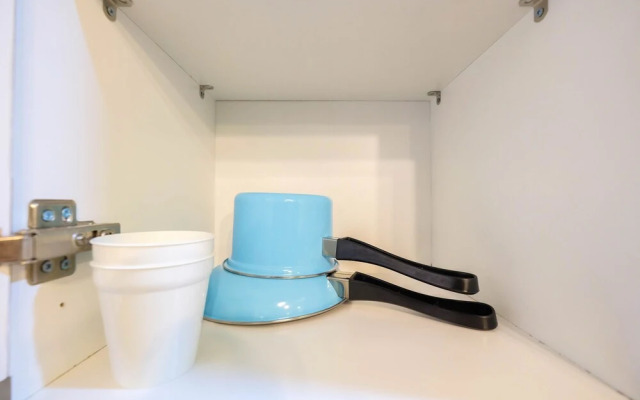 Spacious Studio Room at Green Pramuka Apartment