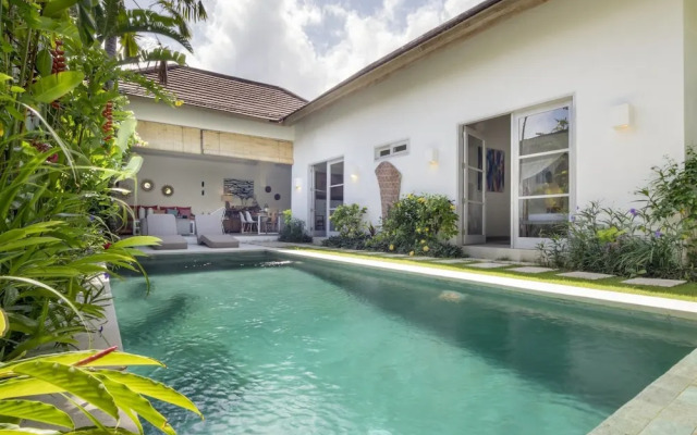 Villa Tara in Kuta With 3 Bedrooms and 3 Bathrooms
