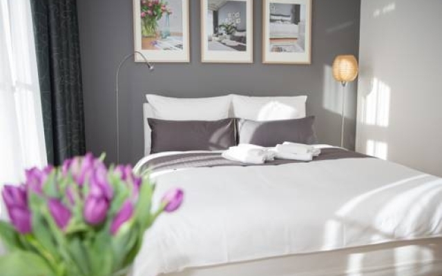 Studio 44 Apartments with Harmony