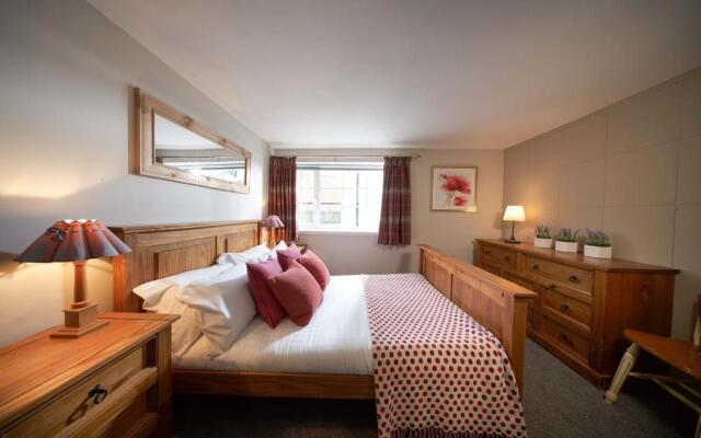 Thornhill Lodge, Luxury 4 Bed, 4 Ensuite+
