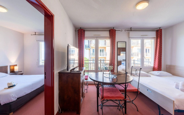 Zenitude Hotel-Residences Les Terrasses du Lac