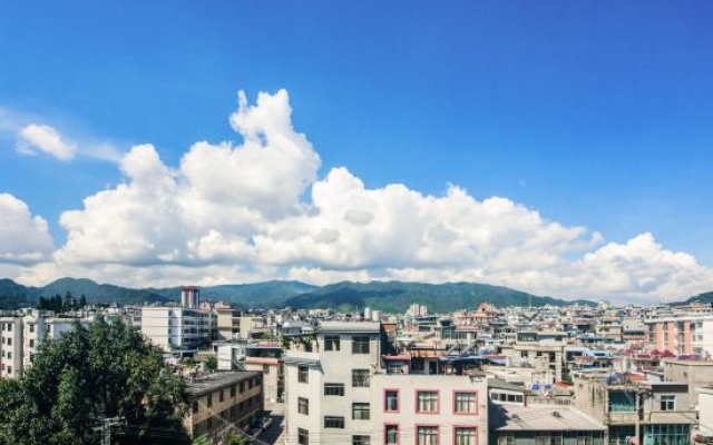 7 Days Premium Hotel (Lincang Bus Station City No.1 Middle School Branch) – Outside – Lincang